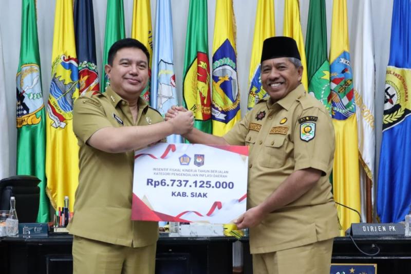 Berhasil Kendalikan Angka Inflasi di Bawah Provinsi dan Nasional, Siak Terima Dana Insentif Fiskal