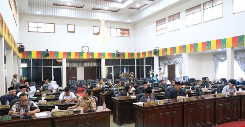 DPRD Rohul Gelar Empat Paripurna Tentang Rancangan KUA PPAS Dan Ranperda RPJPD 2025-2045