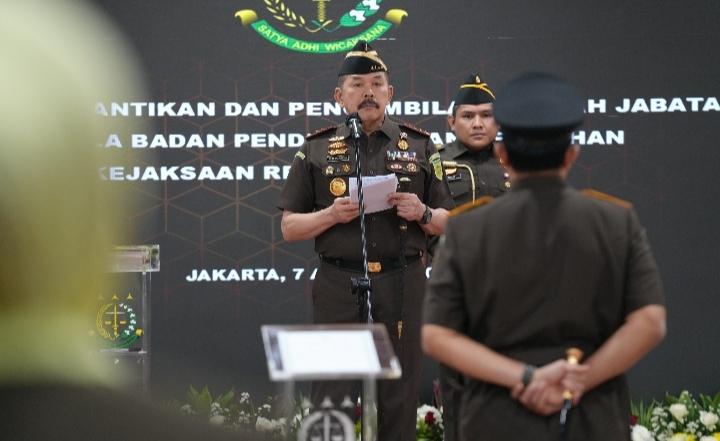 Jaksa Agung ST Burhanuddin Lantik Dr. Rudi Margono sebagai Kepala Badiklat Kejaksaan RI