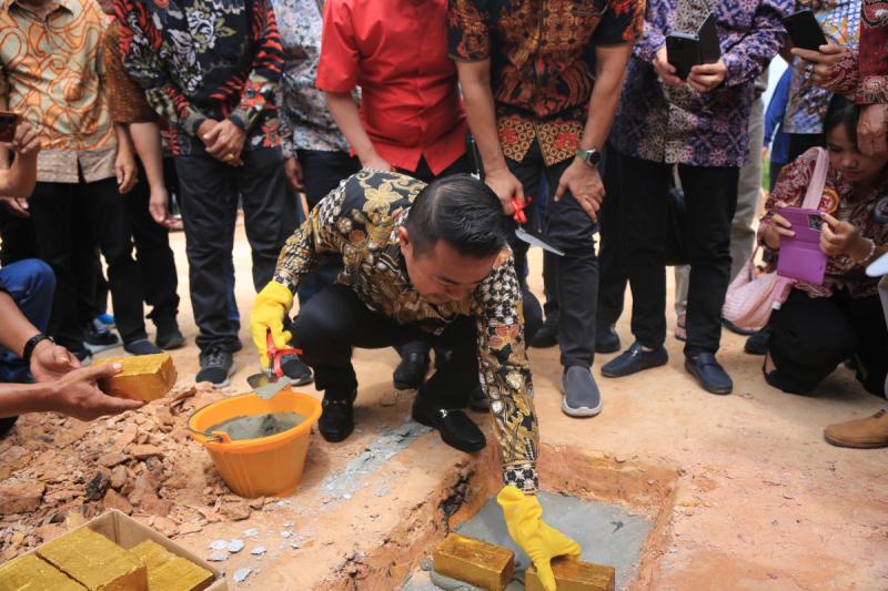 Pj Wako Letakkan Batu Pertama Pembangunan Vihara Yamaloma Dharma