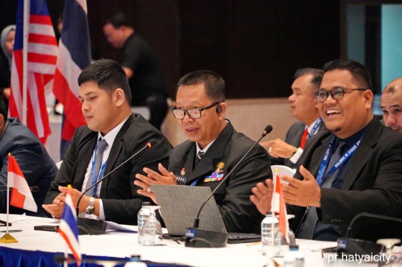 Pj. Wali Kota Pekanbaru Diwakili Sekda Kota Pekanbaru Membuka dan Memimpin Rapat IMT-GT GCMC ke-7 di Thailand.