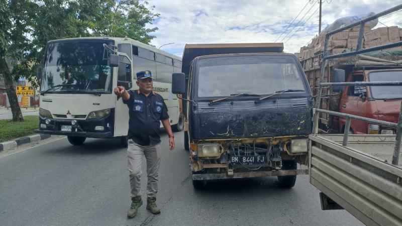 Dishub Pekanbaru Tindak 30 Truk ODOL, Pengemudi Diminta Tertib Bawa Muatan