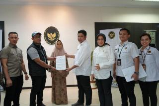 Menyerahkan Diri, DPO Korupsi atas nama Nina Muhammad Diamankan Tim Satgas SIRI