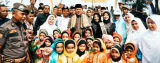 Bupati Kuansing Buka Festival Pacu Jalur Kuantan Mudik