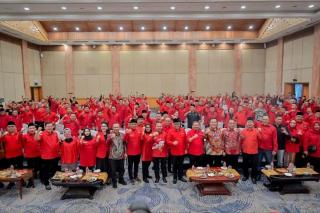 Hasto Sebut Duet Kasmarni-Bagus Santoso Kontributor Kemenangan PDIP pada Pileg 2024