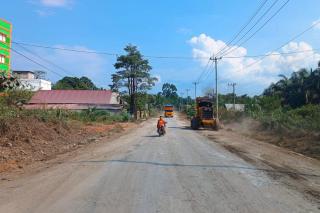 Bupati Rezita Meylani Minta Bantuan Pemprov Riau Perbaiki Jalan di Inhu