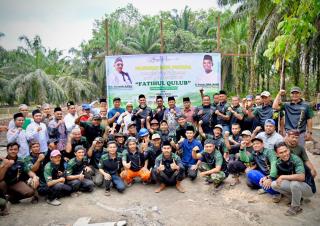 Wako Dumai Lakukan Peletakan Batu Pertama Pembangunan Ponpes Fatihul Qulub