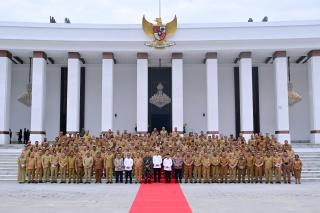 Berkumpul di IKN, H Paisal Bersama Gubernur, Bupati, dan Wali Kota se-Indonesia Dapat Arahan Preside