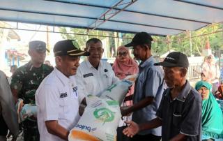 Pemkab Kepulauan Meranti Kembali Salurkan Beras Cadangan Pangan Pemerintah Bagi Masyarakat