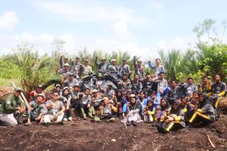 Perayaan HUT Ke-79 RI, LPHD Bersama Masyarakat Gelar Aksi Bersih Pantai