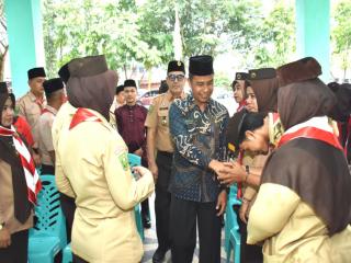 Pj Sekda Lepas Peserta Pramuka Kwarcab Kampar untuk Raimuna Daerah 2024 di Siak