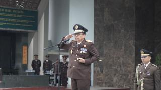 Menjadi Inspektur Upacara HUT Kemerdekaan RI, Kajati Riau Membacakan Amanat Jaksa Agung