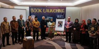 Dr. Hidayati Launching Dua Buku Inovasi Pelayanan Publik dan Perkembangan Pendidikan