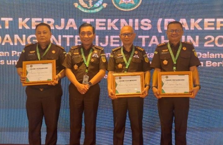 Komitmen jaga Transparansi dan Integritas, Kejati Riau Raih Penghargaan Terbaik