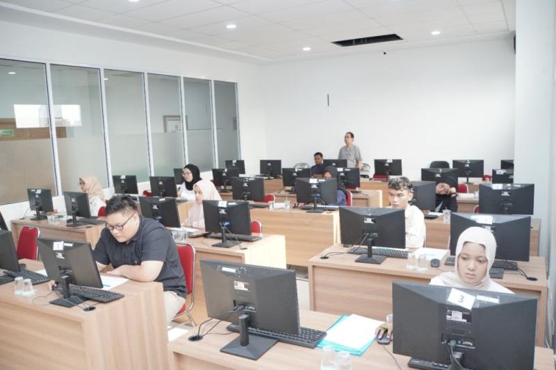 Perdana Dibuka, 232 Calon Mahasiswa Daftar Masuk Fakultas Kedokteran UMRI