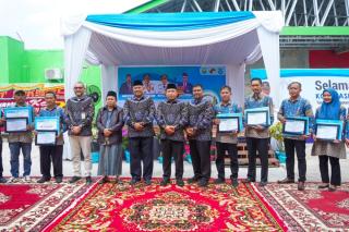 6 Koperasi Berprestasi di Siak Dapat Penghargaan dari Bupati Alfedri