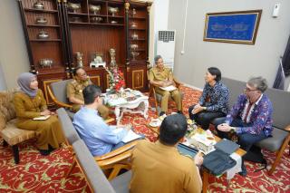 Audiensi bersama Kedutaan Besar Inggris dan UNEP, Pj Gubri Bahas Mitigasi Perubahan Iklim di Riau