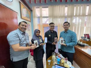Kepala BPJS Ketenagakerjaan Kampar Bangkinang Layani Peserta dan Sosialisasikan JMO ke Perusahaan