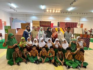 Pelajari Keberagaman Budaya Indonesia, Siswa SDN 153 Pekanbaru Kunjungi Pameran Kain Nusantara 2024