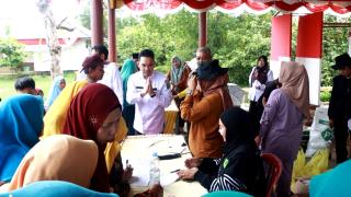 Pj Bupati Inhil Tinjau Pasar Murah Kuindra