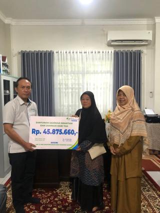 BPJS Ketenagakerjaan Duri Salurkan Santunan Ahli Waris Janitor SMP IT IDBS Senilai Rp45,87 Juta