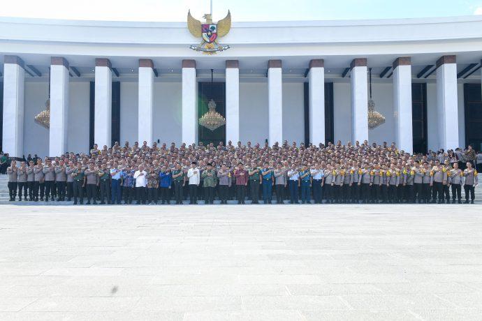 Presiden Jokowi Dorong TNI-Polri Terapkan Semangat Transformasi IKN di Daerah