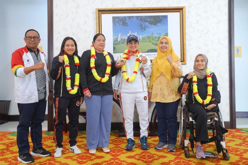 Tiba di Riau, Leani Ratri Peraih Emas Paralimpiade Paris 2024 Disambut Pj Gubri