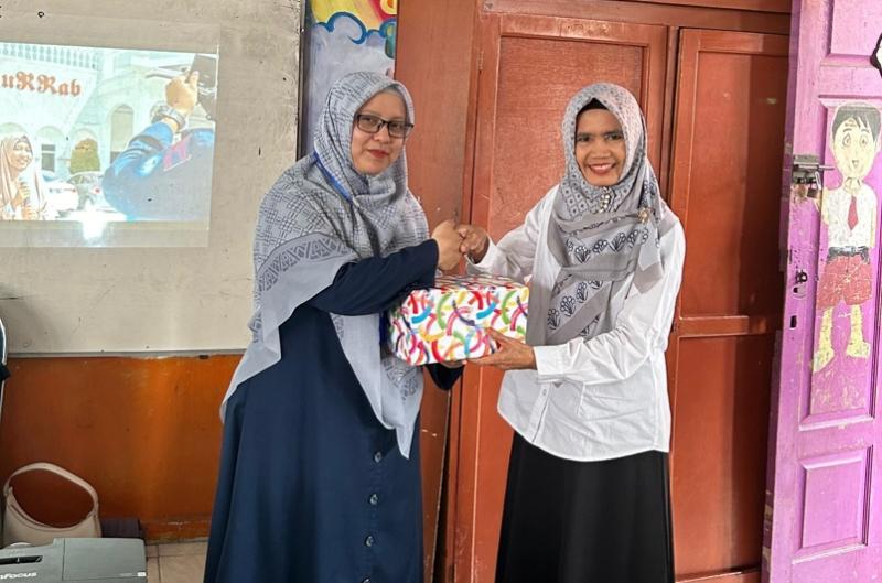 Dosen D III Keperawatan Universitas Abdurrab Berikan "Peer Educator Anti-LGBT" di SDN 161 Pekanbaru
