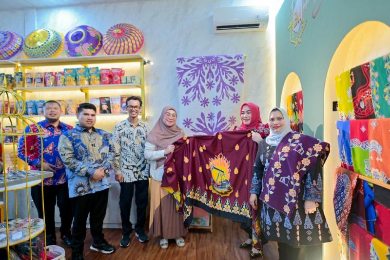 Pertama di Riau, Bupati Bengkalis Resmikan Galery Brand Mandau