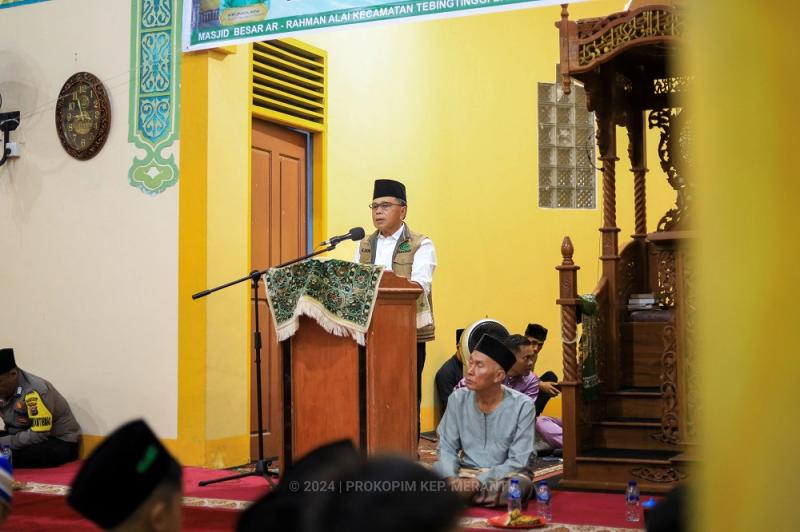 Bupati Asmar Hadiri Peringatan Maulid Nabi di Tebingtinggi Barat