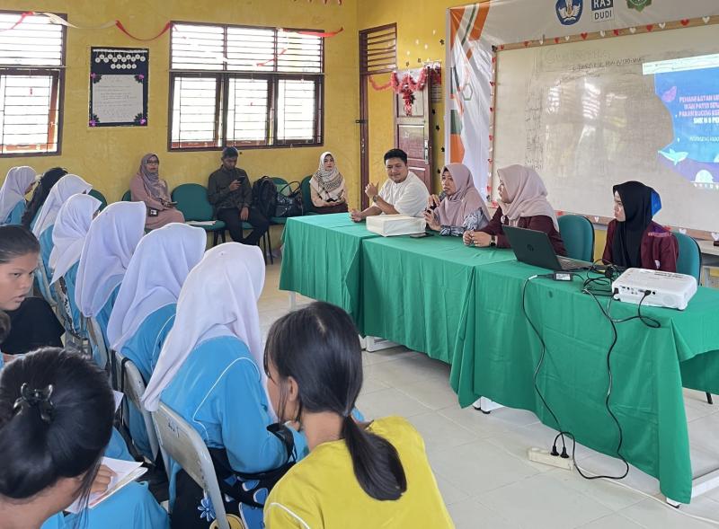 Dosen Universitas Abdurrab Lakukan Pengabdian Masyarakat di SMKN 8 Pekanbaru