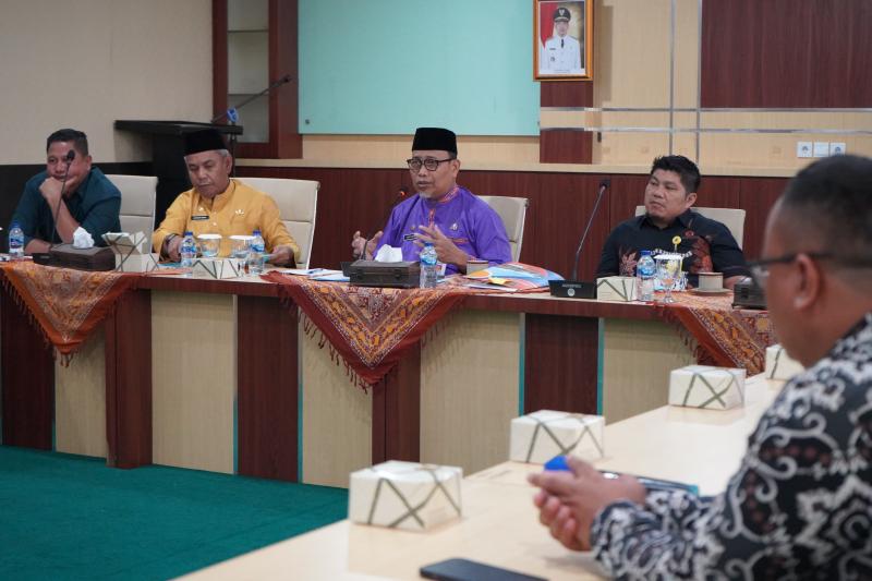 Pemkab Inhil Fasilitasi Rapat Mediasi Sengketa Lahan Antara PT. GIN dan PT. THIP