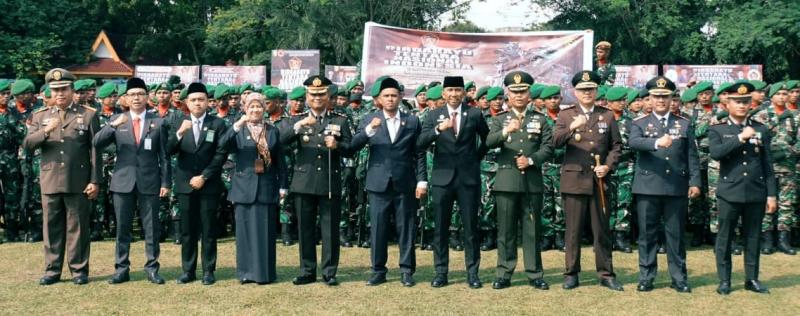 Pjs Bupati Kuansing Hadiri Upacara Peringatan HUT Ke-79 TNI