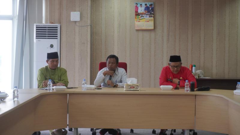 Plt. Bupati Rohil Pimpin Rapat Evaluasi Kinerja di Lingkungan Sekretariat Daerah 