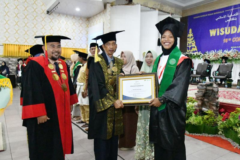 93 Sarjana Baru STIE Syari