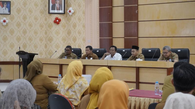 Bahas APBD Perubahan, Plt. Bupati Rohil Minta Selesaikan Pembayaran Rutin 