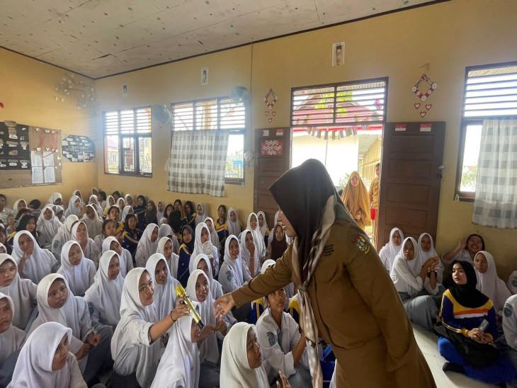 Dinas PPKBP3A Kabupaten Kampar Sosialisasikan Anti Bullying di SMPN 5 Tapung