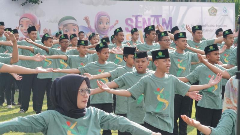 Hari Santri, Menag Bareng 200 Santri Ikuti Senam Sehat