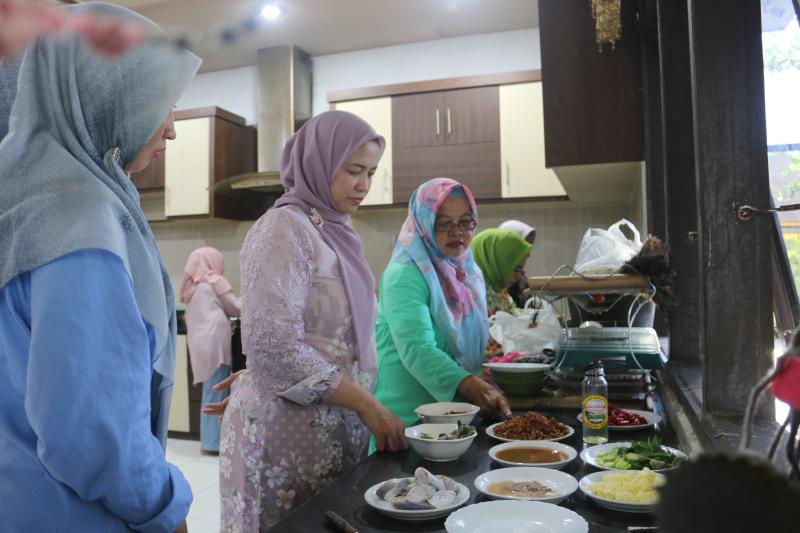 Pj Ketua TP PKK Inhil Melaksanakan Latihan Lomba Memasak Menyongsong Kenduri Riau 2024