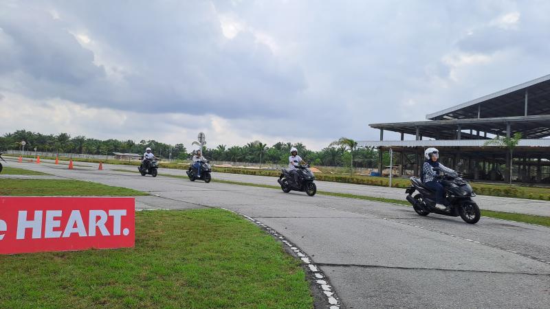 Tips #Cari_aman: Jangan Asal Gas di Persimpangan Jalan