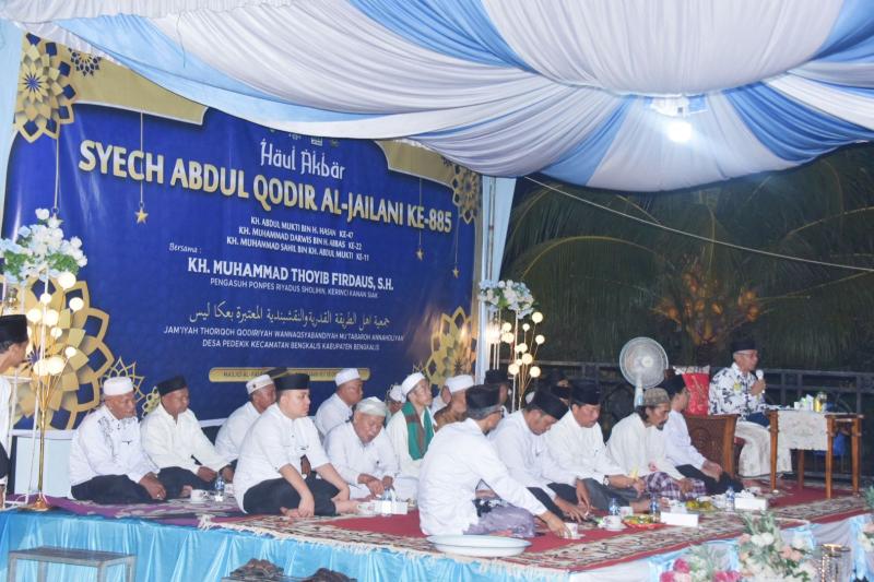 Pjs Bupati Bengkalis Hadiri Haul Akbar Syekh Abdul Qodir Al-Jailani Ke-885 Tahun di Desa Pedekik