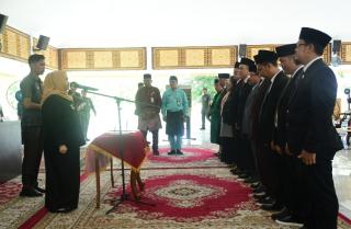 Bupati Kasmarni Lantik 11 Orang Anggota Dewan Pendidikan, Berharap 3 Masalah ini Dapat Diselesaikan