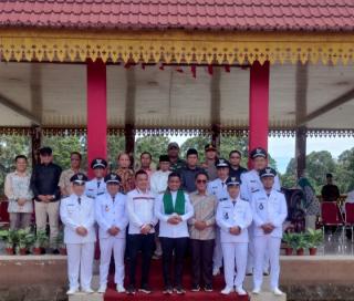 Bupati Lantik Kukuhkan Perpanjangan Masa Jabatan Kepala Desa Serta BPD Se-Kecamatan Langgam
