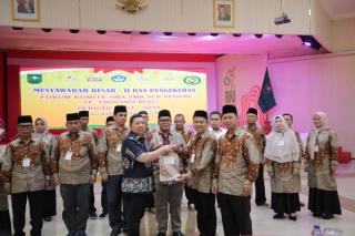 Forkom SMA, SMK, dan SLB Negeri se-Provinsi Riau Resmi Dilantik