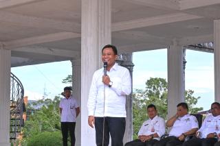 Hari Pertama Menjabat, Plt. Bupati Rohil Sulaiman Gelar Silaturahmi Dengan Petugas Kebersihan DLH