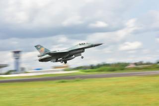 Tiga Pesawat Tempur F 16 Lanud Rsn Terbang ke Jakarta Siap Melaksanakan Misi Demo Udara HUT TNI ke-7
