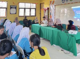 Dosen Universitas Abdurrab Lakukan Pengabdian Masyarakat di SMKN 8 Pekanbaru