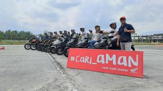 Capella Honda Edukasi Jurnalis di Pekanbaru tentang Safety Riding