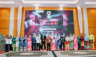 Gelar PPKMB, Universitas Abdurrab Pecahkan Rekor MURI Pembuatan Eco Enzyme Terbanyak di Indonesia 
