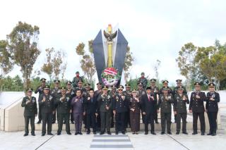 Pj Bupati Ikuti Upacara Ziarah Nasional Memperingati HUT TNI ke-79 di Indragiri Hilir